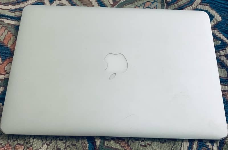 MacBook Air (13-inch, Mid 2013) 3