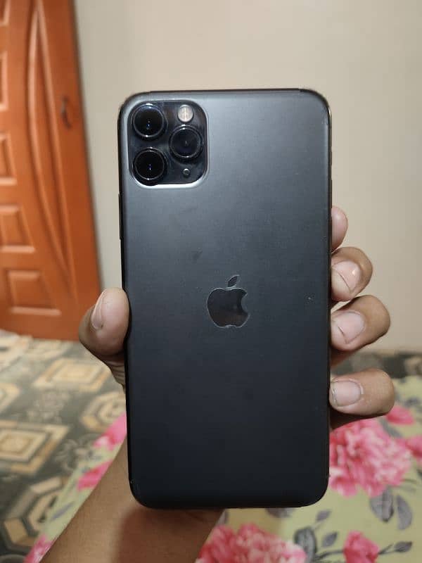 I phone 11 pro max 256 GB 1