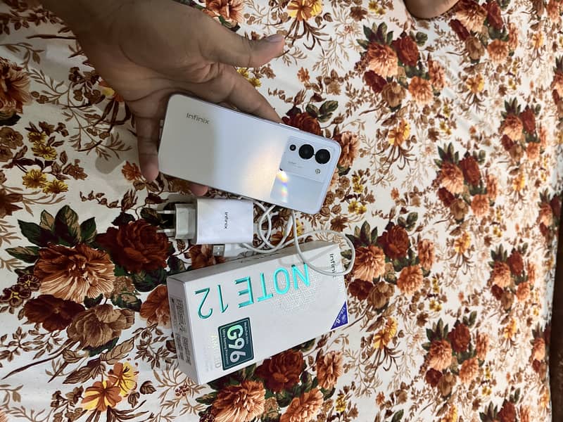 Infinix note 12 8/128 gb with box with charger 0