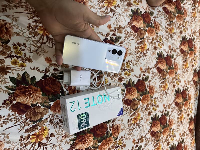 Infinix note 12 8/128 gb with box with charger 5