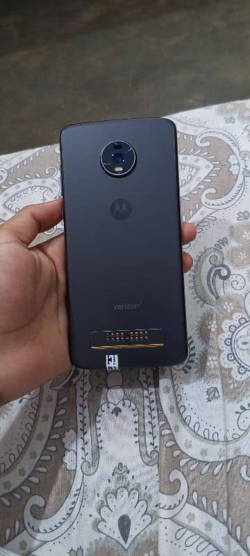 MOTO Z4 3