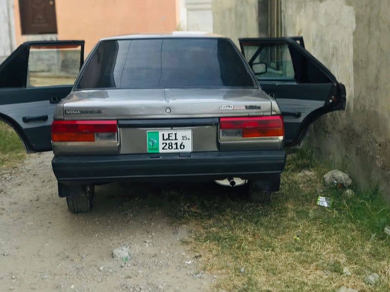 Nissan Sunny 1987 4