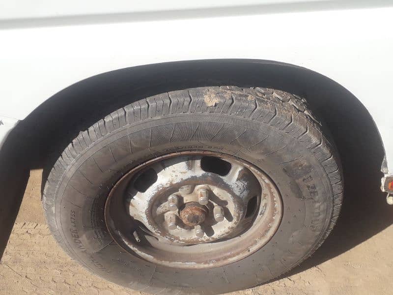 all document clear 2004 model new paint new tyre all okay only bye 3