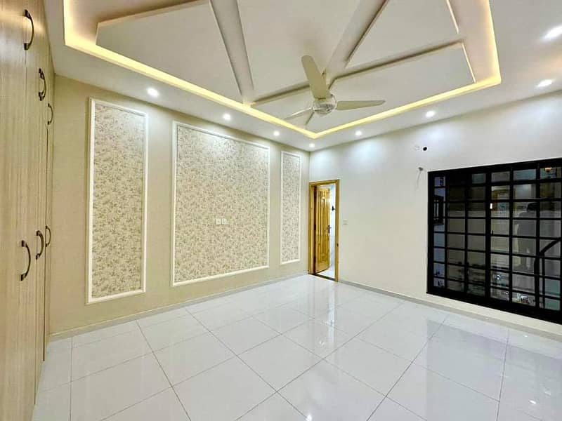 Luxurious Designer 10 Marla Brand New House For Sale In Bahria Town Lahore 16