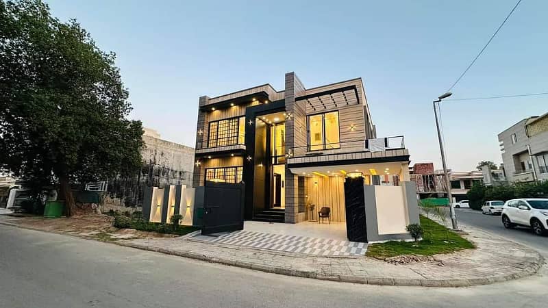 Corner Luxurious Designer 12 Marla Brand New House With Basement For Sale In Bahria Town Lahore 0