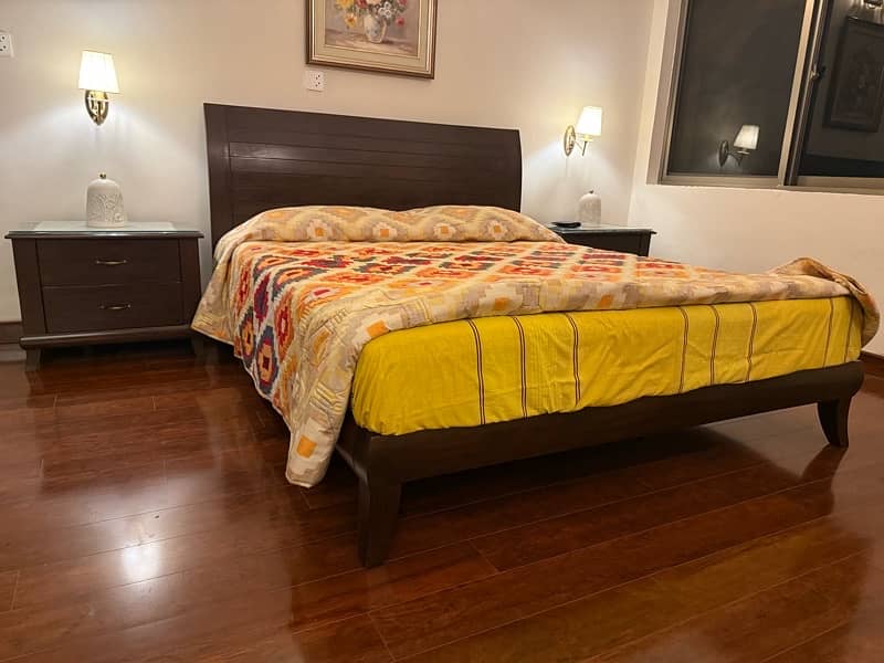 Bed Set with dressing and Looking Mirror 2