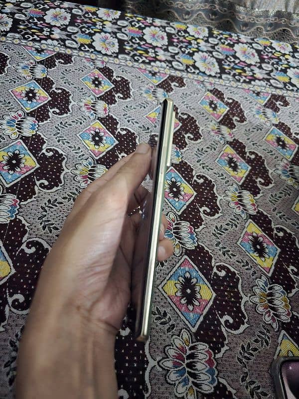 Infinix Hot 40 pro 2