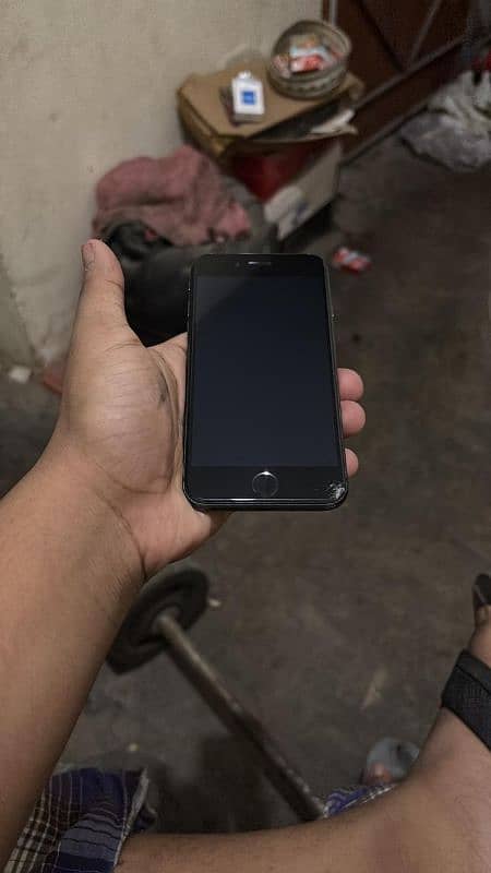 iPhone 8 64 GB (Nego) 1