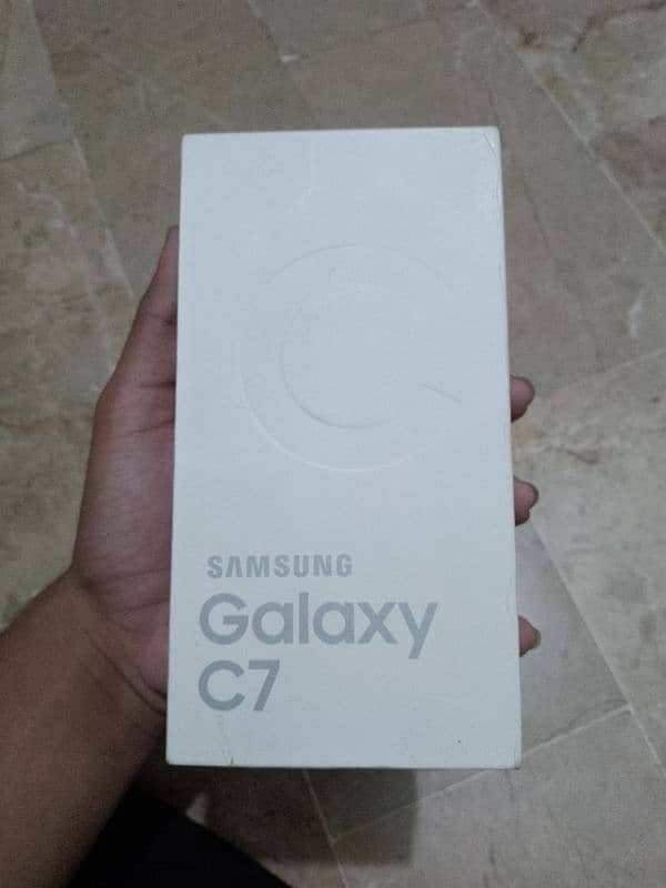 asalamu alaikum Samsung Galaxy c7 ram 3 rom 32 4