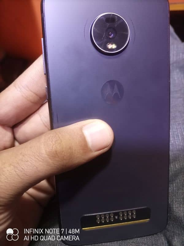 moto Z4 4/128 PTA 3