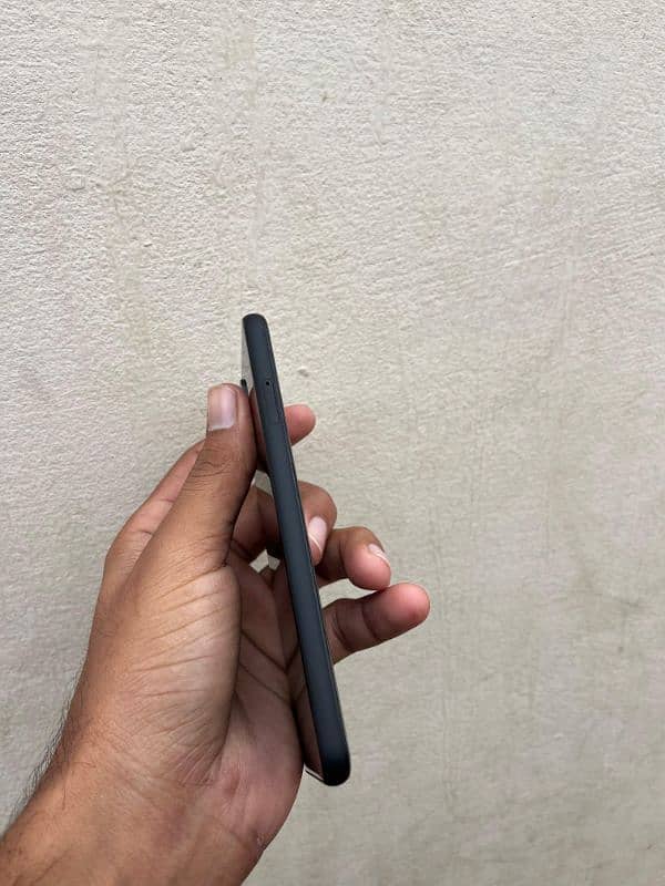 Google Pixel 4 Black Color 2