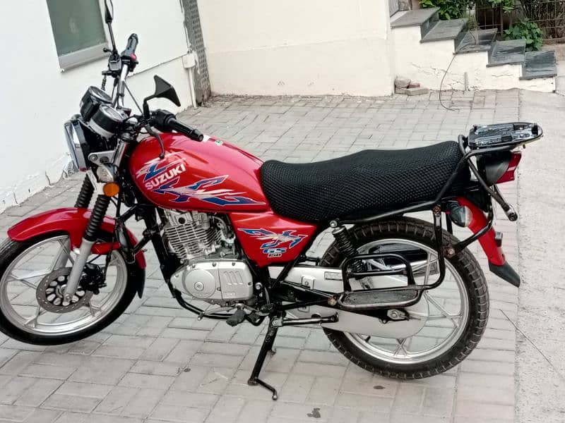 Suzuki GS 150 S E Good condition self start.    LED  Light 0