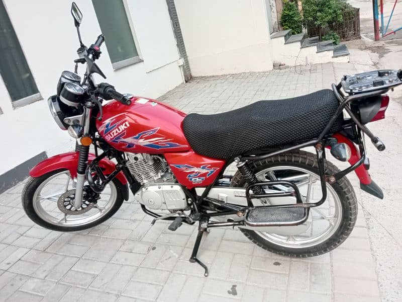 Suzuki GS 150 S E Good condition self start.    LED  Light 1