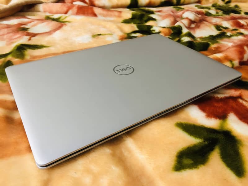 Dell Inspiron 15 | Core i7 8th Gen | Radeon 4GB | 16GB RAM | Gaming & 9