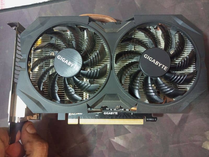 GIGABYTE  Radeon R7 370 2GB 256-Bit GDDR5 0