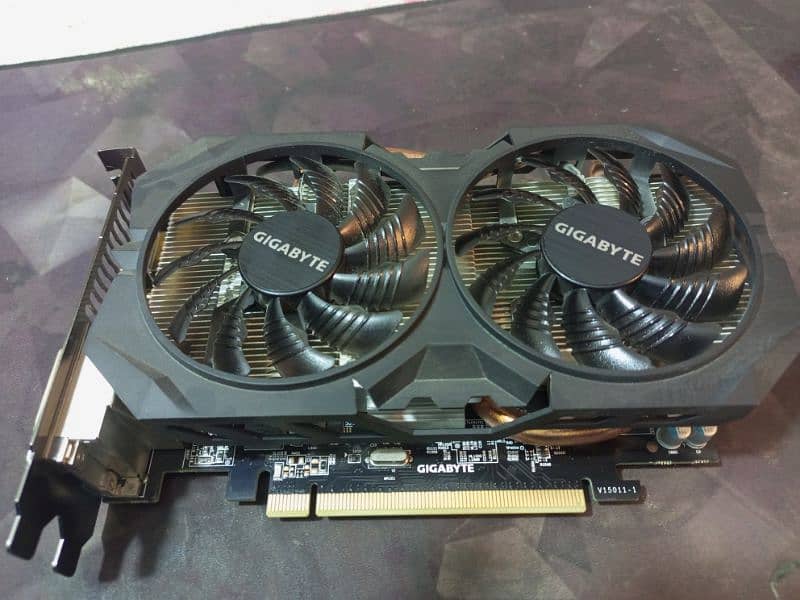 GIGABYTE  Radeon R7 370 2GB 256-Bit GDDR5 5