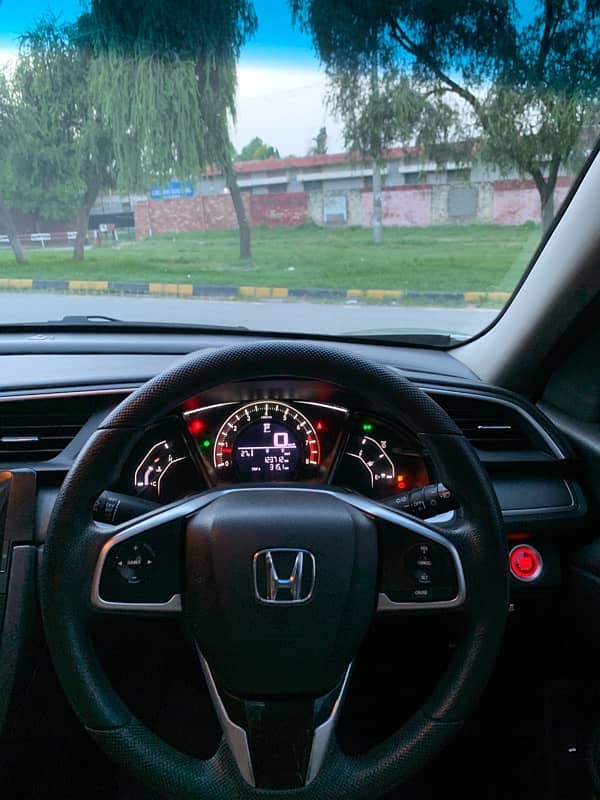 Honda civic for sale 2017 model Ug 6