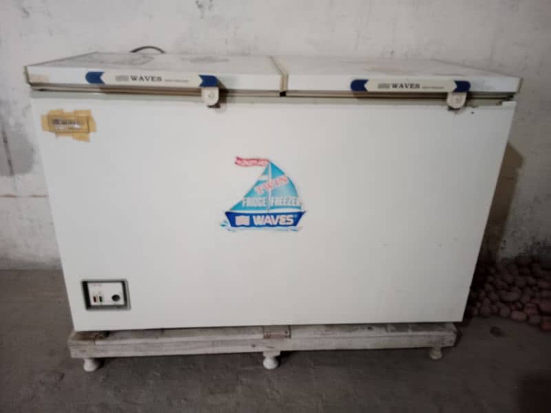 Waves Double door freezer with Stabilizer 4