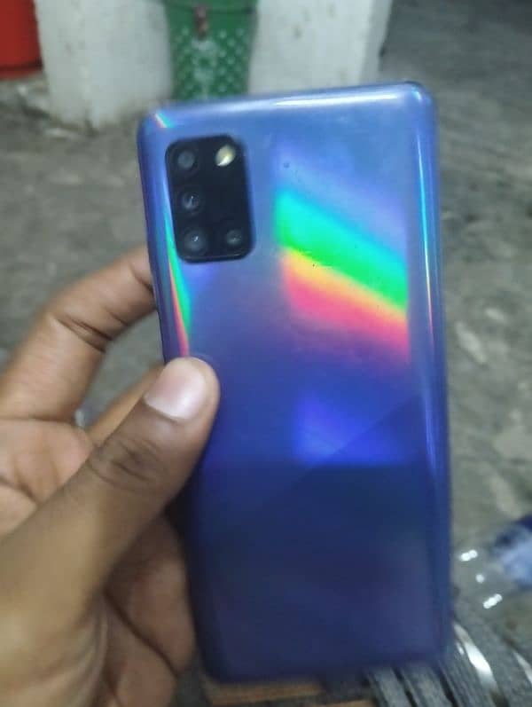 samsung a31 4 128gb lcd nichy akr khrab hogi ha 1