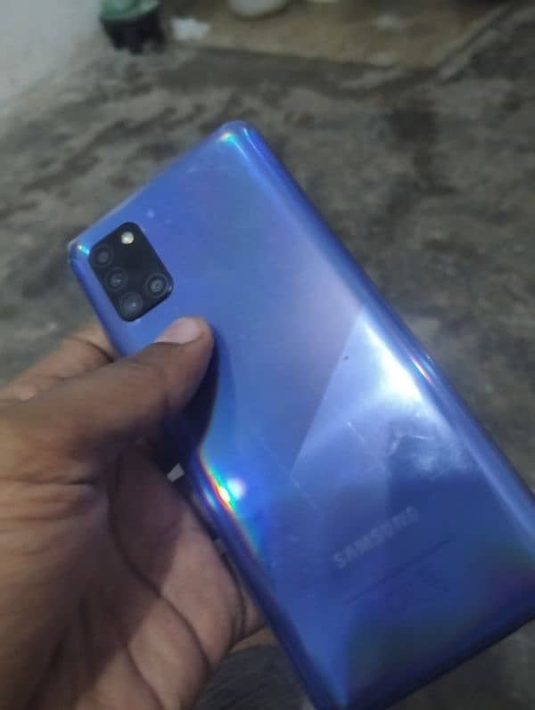 samsung a31 4 128gb lcd nichy akr khrab hogi ha 5