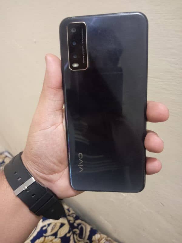 vivo Y20 in cheap price. . 3