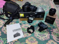 Nikon D5200 DSLR Camera in Brand New Condition 10/10