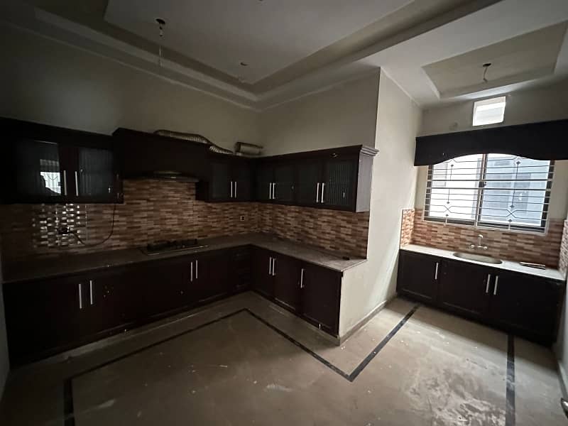 DC colony 1 kanal house for rent 9