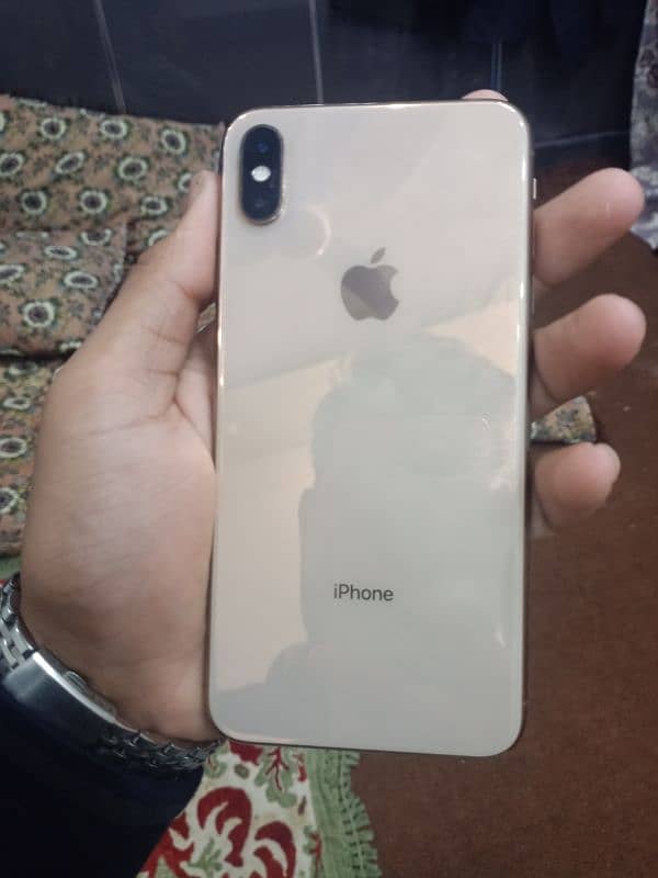 iphone xs max  50k 8