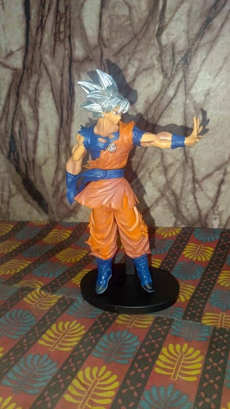 Action figure Goku 2