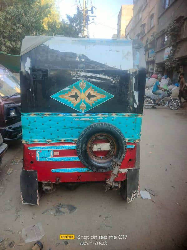 Six seater rickshaw 1