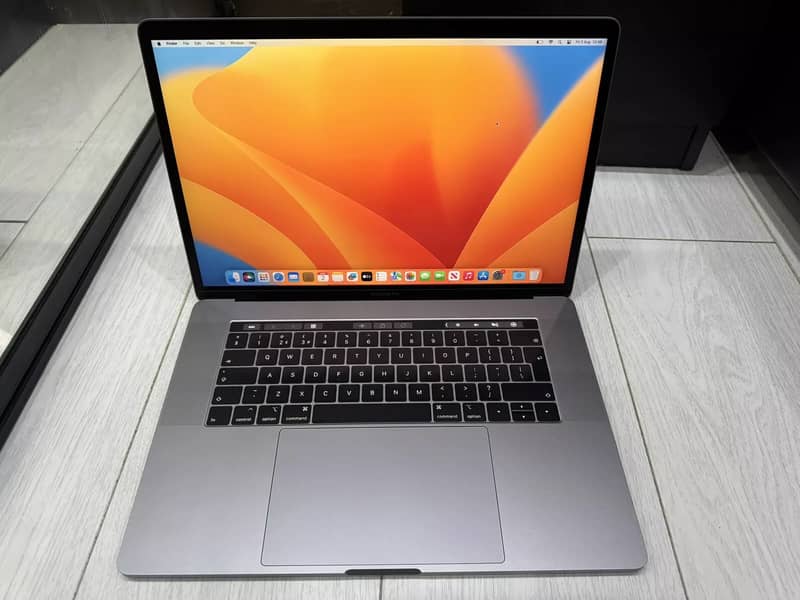 2019 Apple MacBook Pro 15" 1TB SSD,16GB RAM 0