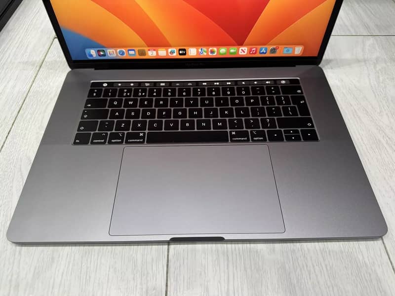 2019 Apple MacBook Pro 15" 1TB SSD,16GB RAM 5