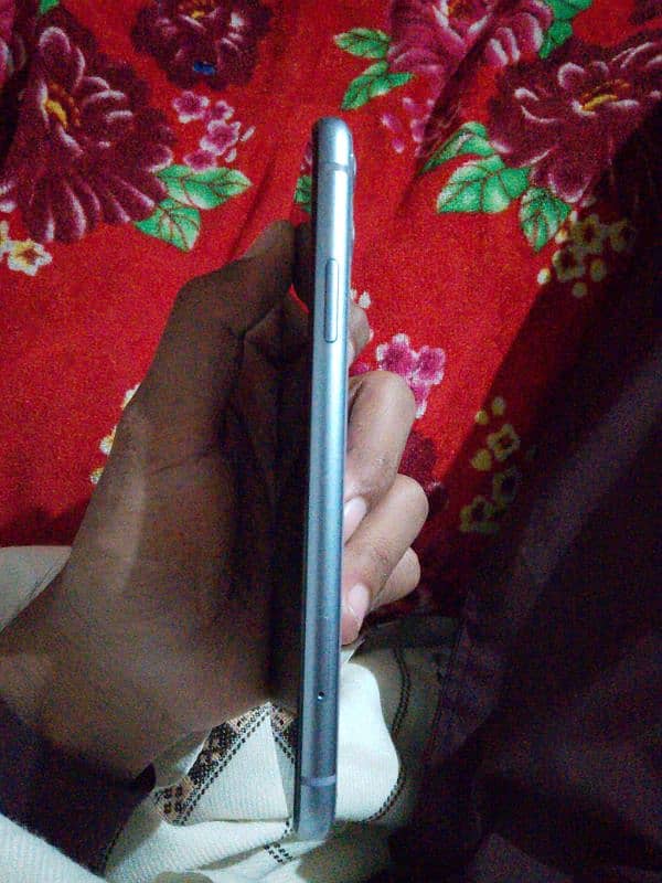 iphone 11 NoN PTA JV 2 months sim working 2