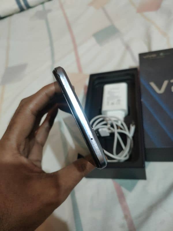 vivo V21 8+4-128 complete box ok 9