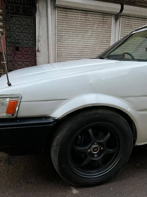 Toyota Corolla AE-82  1986 SE SALOON 4