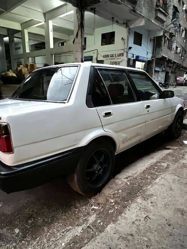 Toyota Corolla AE-82  1986 SE SALOON 5