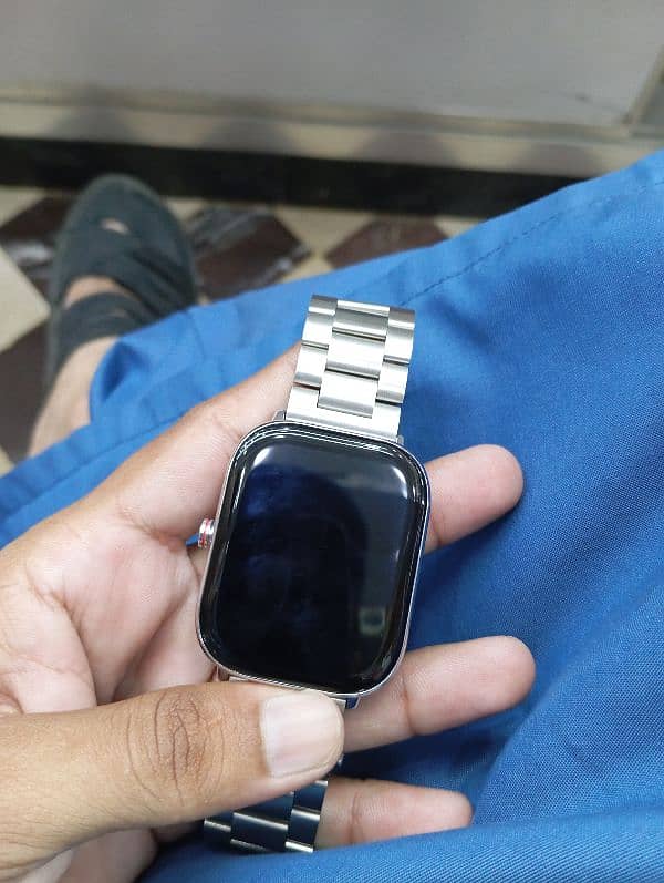 Z zero smart watch watch new hy bilkul 2 din use kri hy bs 0