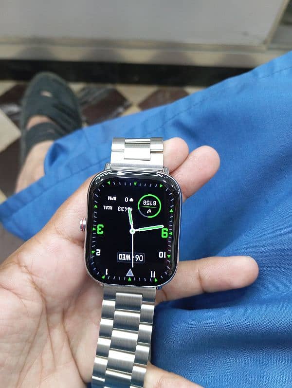 Z zero smart watch watch new hy bilkul 2 din use kri hy bs 2