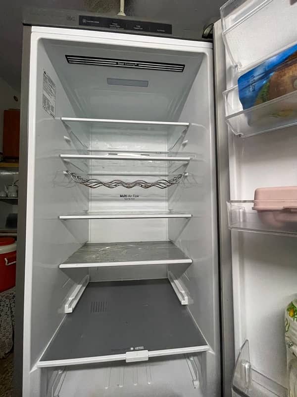 Refrigerator 0