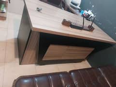 Executive  table with side table