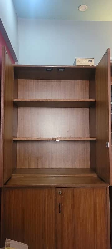 Cabinet / book shelves 1