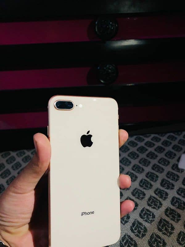 iPhone 8 PLUS 3