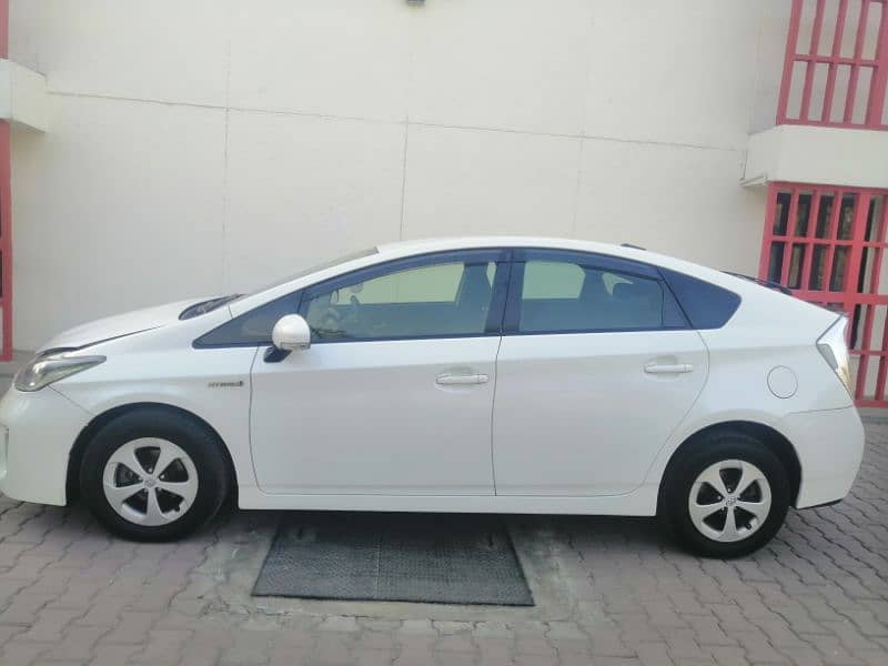 Toyota Prius 2013 5