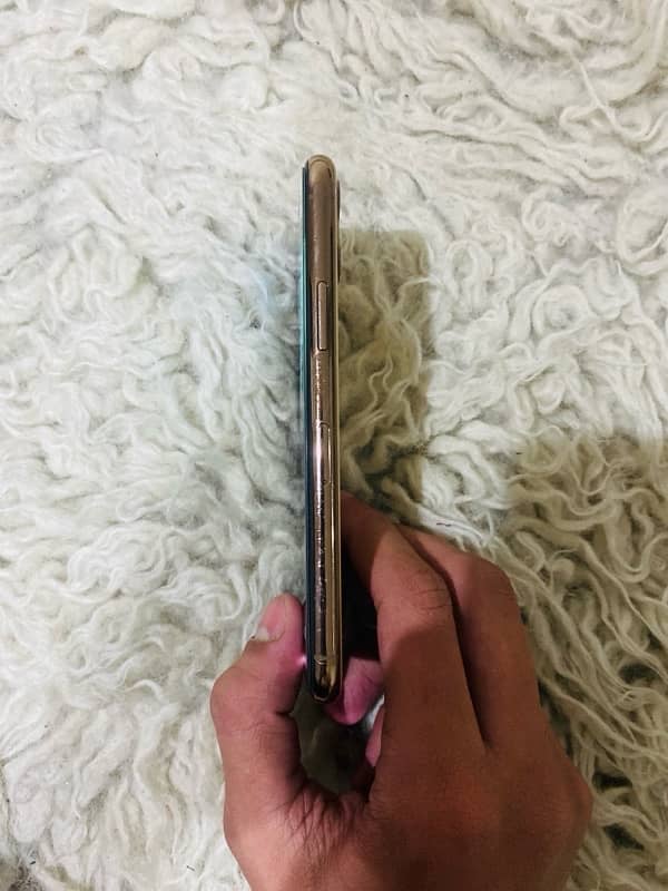 iPhone 11 Pro 64GB Non PTA Waterpack 3