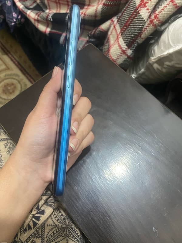 Realme C25y 4