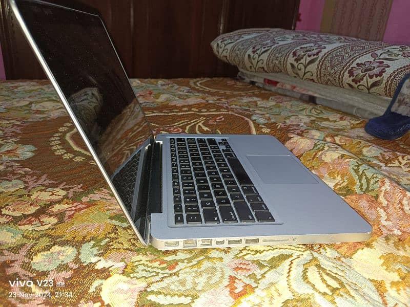 MacBook Pro 2011 13 inch i5 8gb ram 240gb RSS hard 3