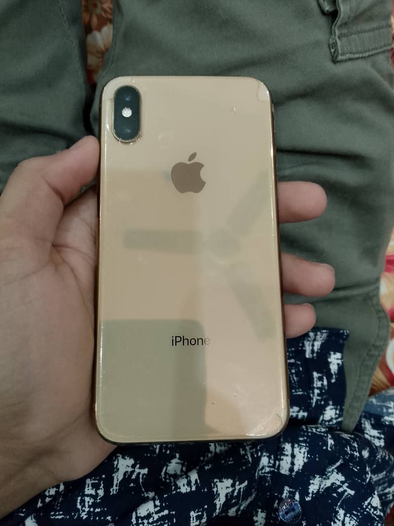 iPhone XS Gold color 64GB Urgent for sale serious byar hi contact kary 4