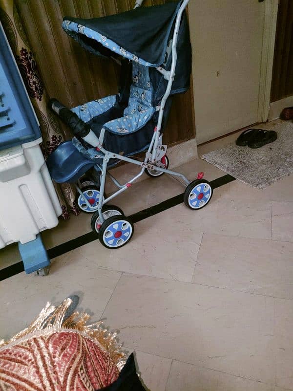 Kid Pram with baby carry cot 4