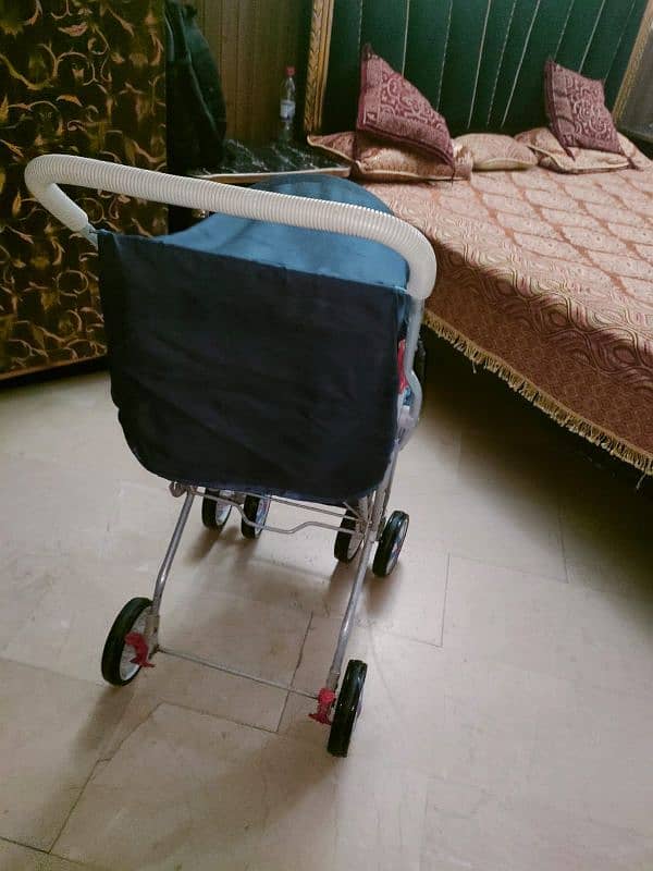 Kid Pram with baby carry cot 5