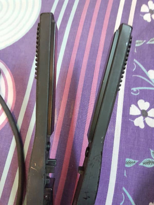 Toni & Guy Hair Straightener 2